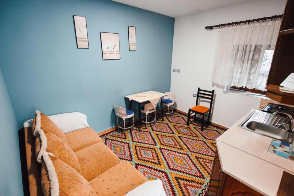 Апартаменты Bb Apartament Гирокастра Экстерьер фото